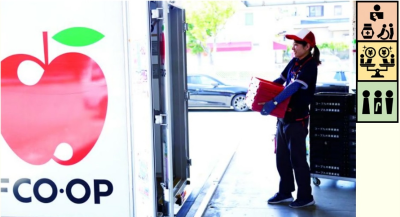 画像：職員の仕事風景　